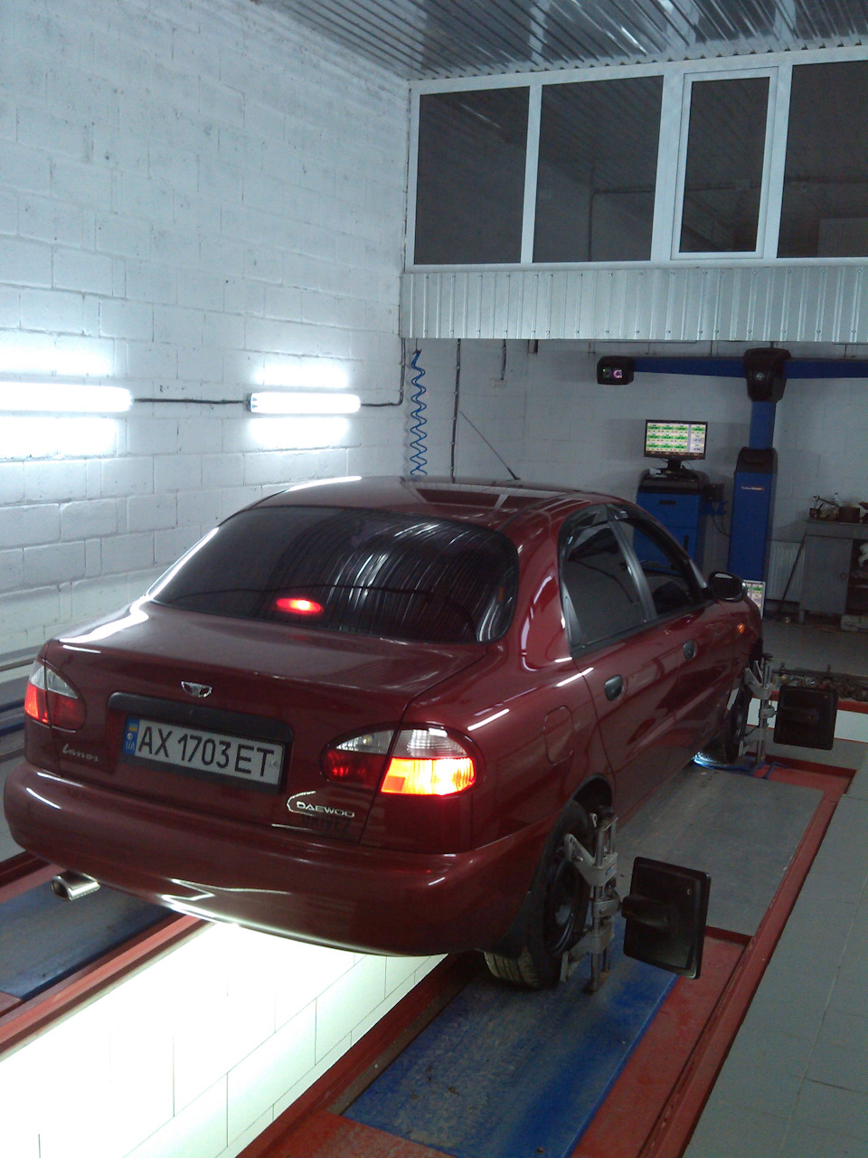 Развал-схождение 3D, замена дворников, свечей, прокладки под клапанной ...