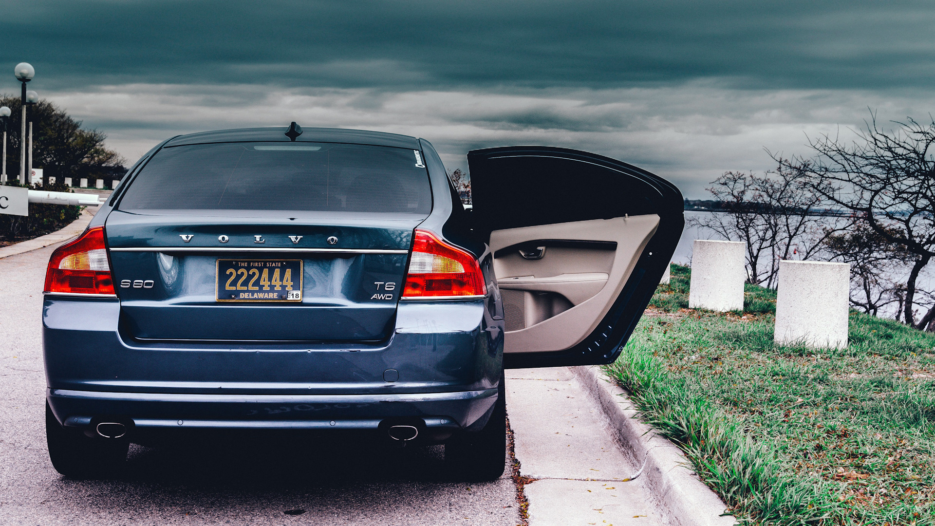 S 4 and t 2. Volvo s80 II. Вольво с 80 сзади. Volvo s60 2007 сзади. Volvo s80 сзади.