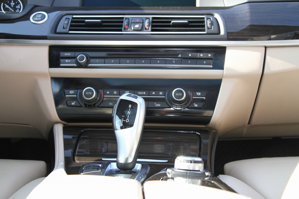 Salon Bmw 5 Series 3 0 L 2010 Goda Na Drive2