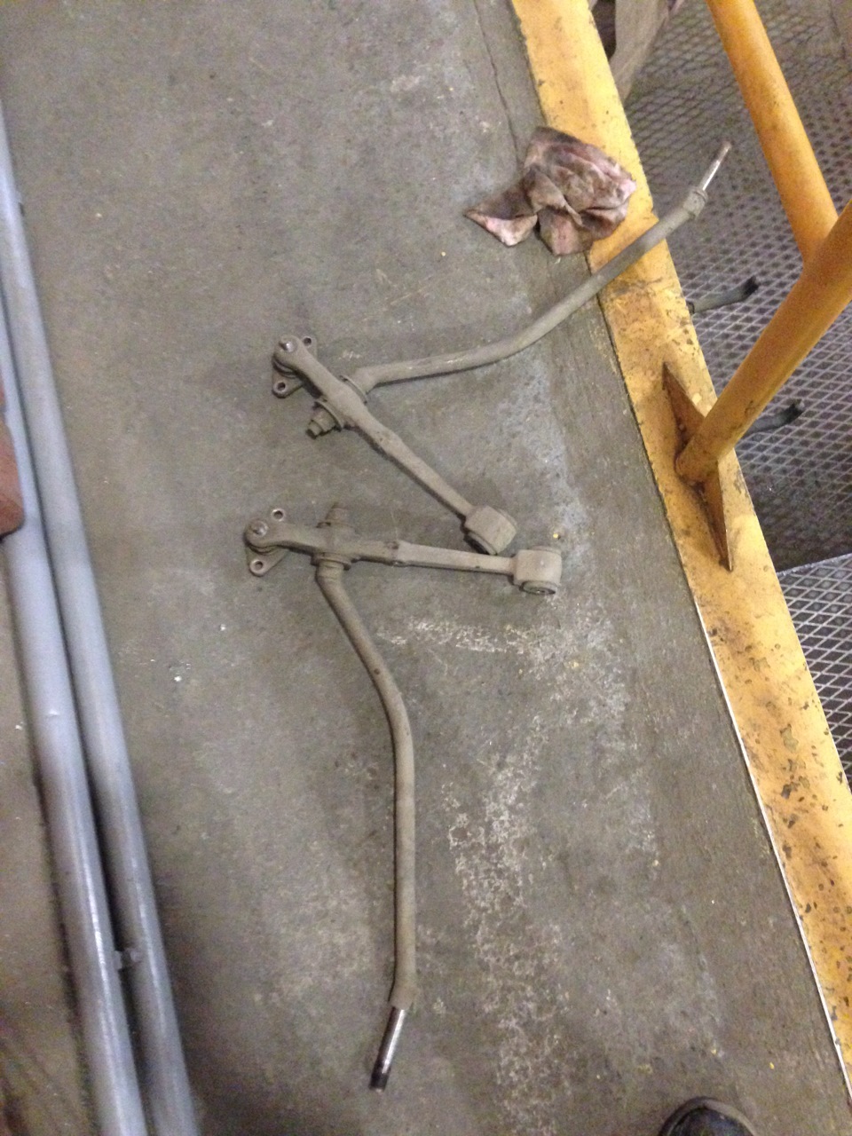 Установка треугольных рычагов Техномастер — Lada 112 Coupe, 1,6 л, 2007 ...