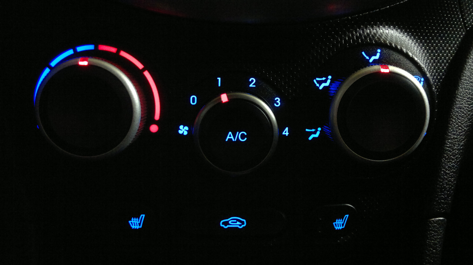 Регулятор печки солярис 1. Крутилки отопителя солярис 2. Крутилки печки hyundai solaris. Крутилки на хендай солярис 2. Крутилки солярис.