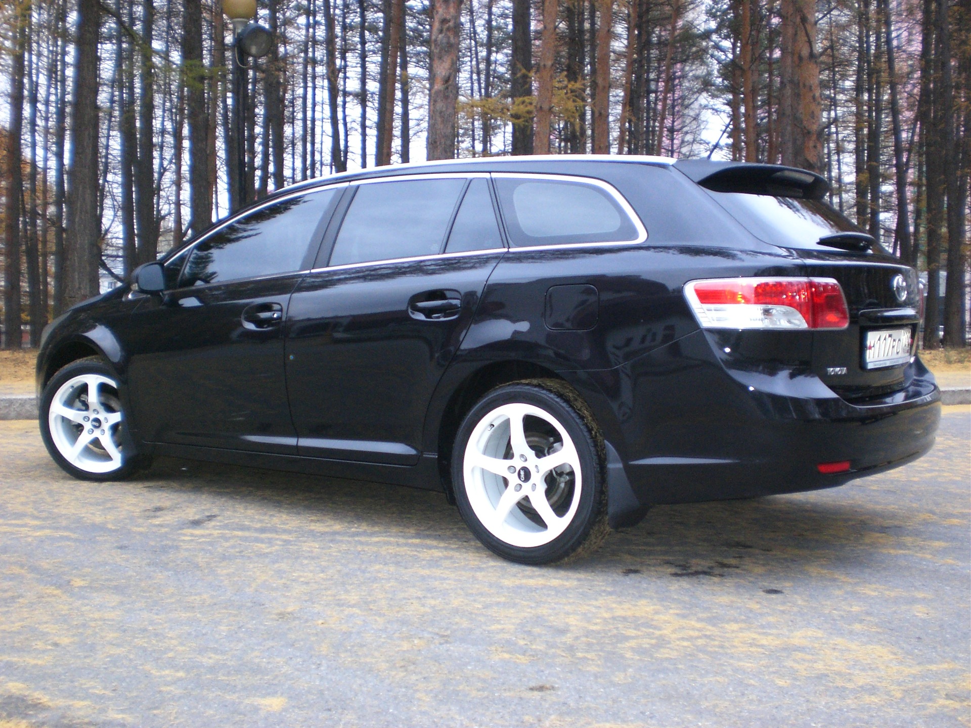      31102010 Toyota Avensis 18 2009