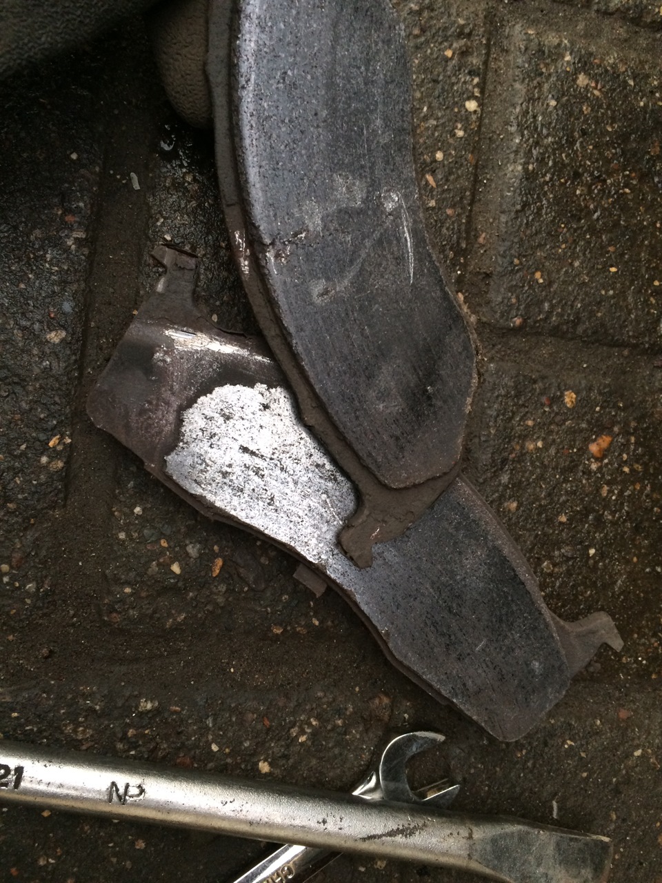 Миновал 400 000км, применил запаску, скрежет в тормозах — Dodge ...