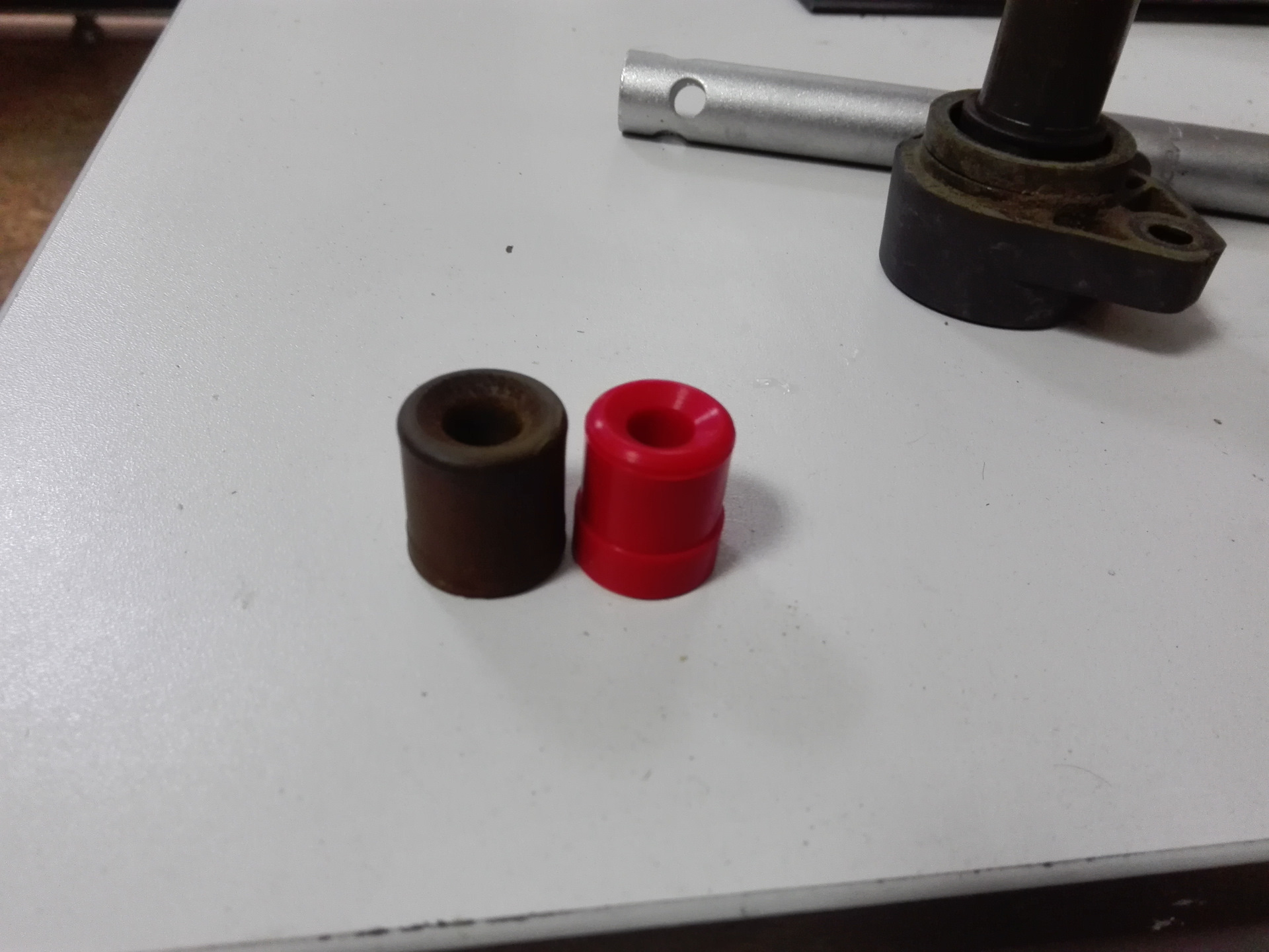 колпачок катушки. резиновые колпачки для катушек зажигания 4g69. колпачки катушек зажигания волга. алиэкспресс заглушка катушки. крышка для триммера бош afs 23-37.