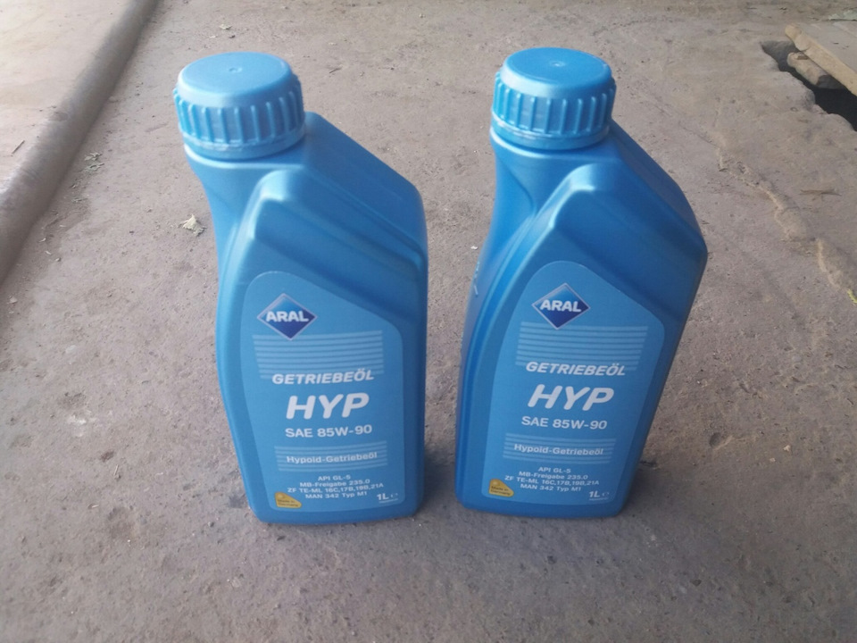 новое масло. есть только на экзисте и то периодически… — Mercedes-Benz E-Class (W124)