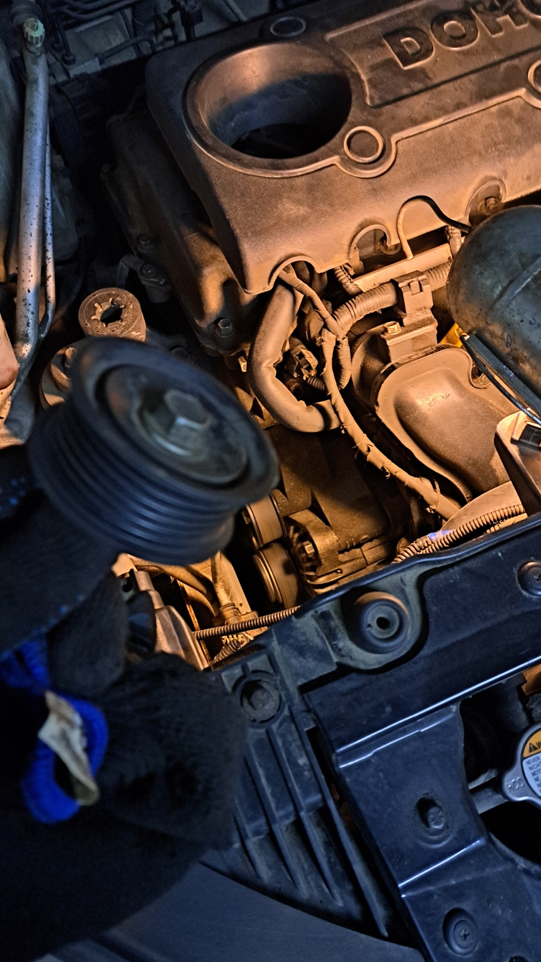 Замена обводного ролика — Hyundai ix35, 2 л, 2010 года | своими руками ...