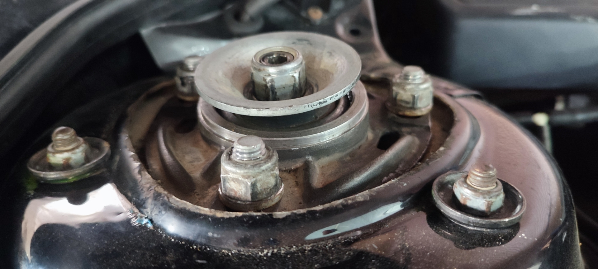 Доработка опор амортизатора — Audi A6 (C4), 2,5 л, 1996 года | своими ...