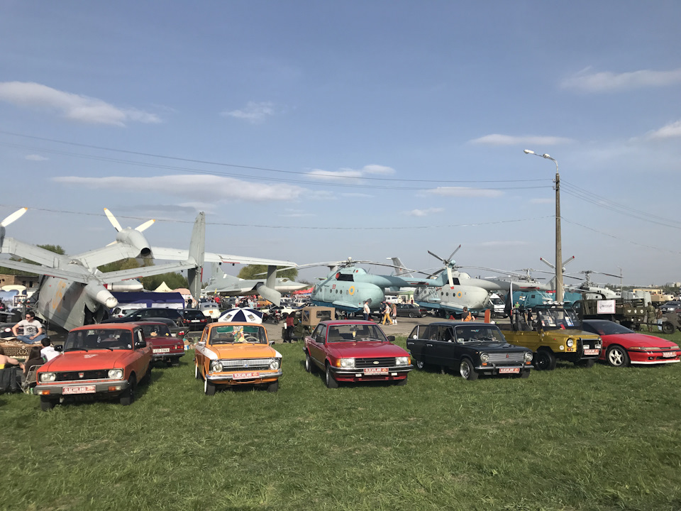 …москвичи… — Pontiac Firebird (4G)