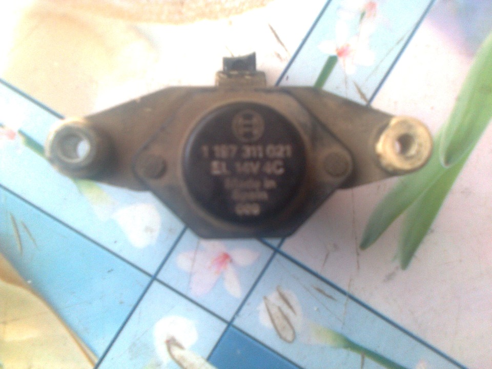 Щетки генератора — Audi 80 (B3), 1,8 л, 1990 года | своими руками | DRIVE2