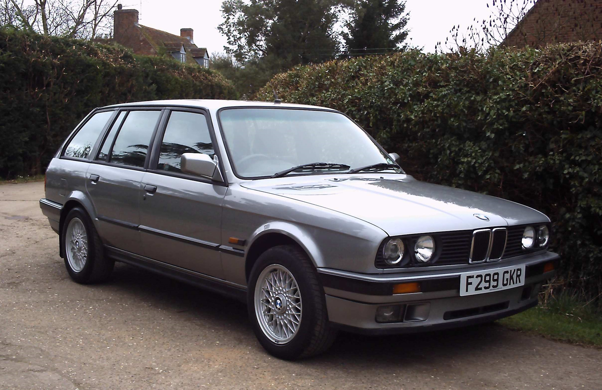 Второй в 5 34. БМВ 316 е30. БМВ 3 универсал 1990. BMW 3 Series e30 универсал. БМВ 316i универсал.