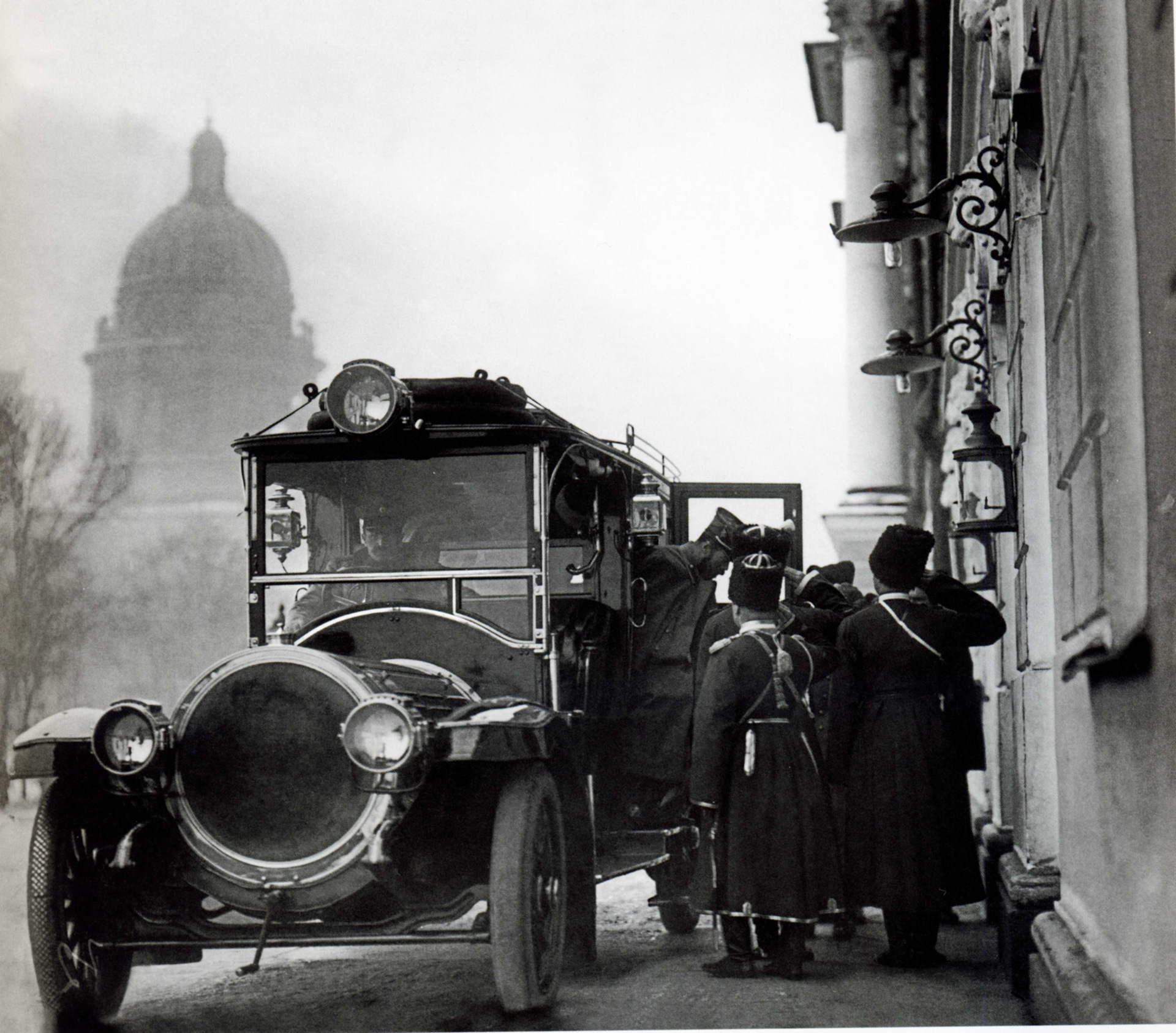 Фотографии 1911. Россия 1911 год. Карл Булла Император. Автомобили императора Николая второго. Карл Булла извозчики. 1902..