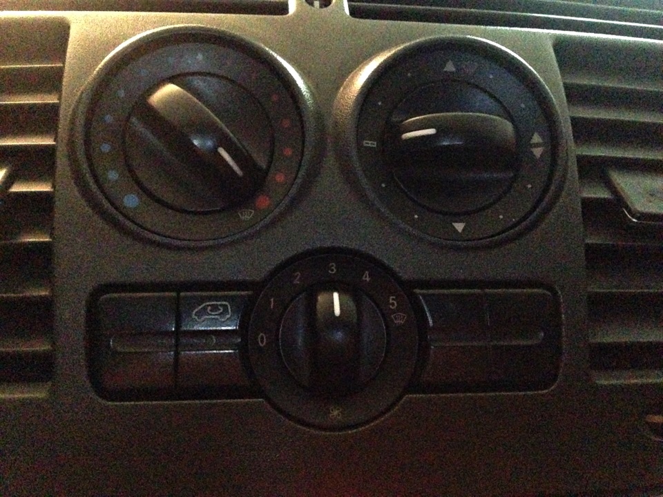 лампочка подсветки рег.печки — Mercedes-Benz Vito (2G), 2,2 л, 2006 ...