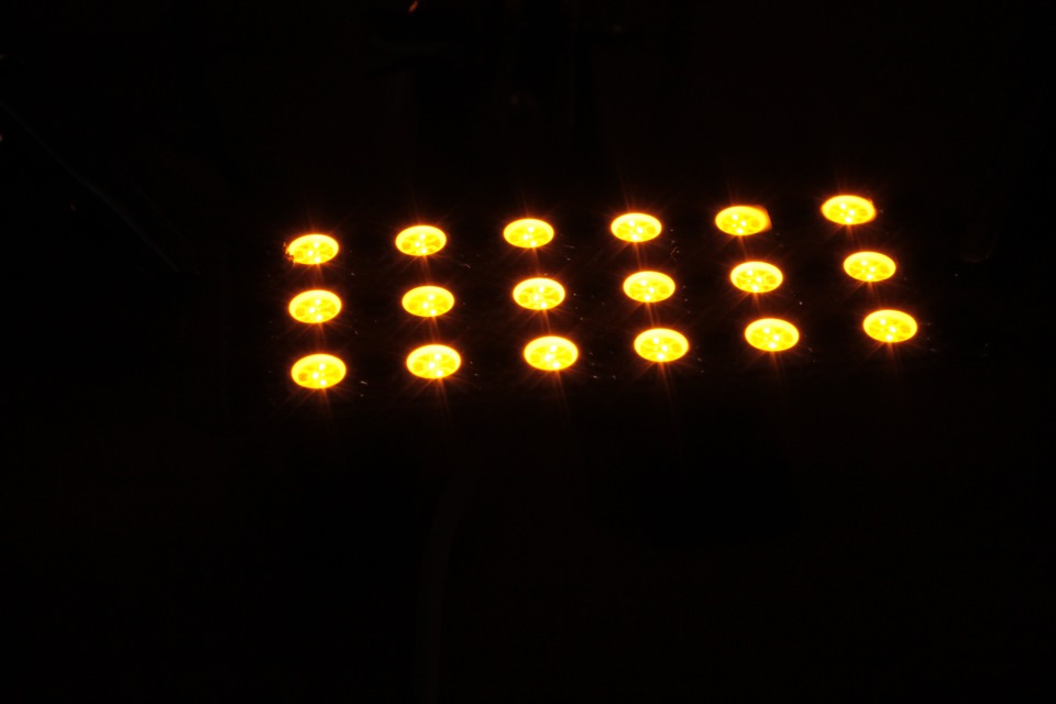 Габаритные огни fristom. Задние фонари ваз 2109 бегущий поворотник. Бегущий поворотник ваз 2110. Бегущий поворотник на газель. Бегущие поворотники ваз.