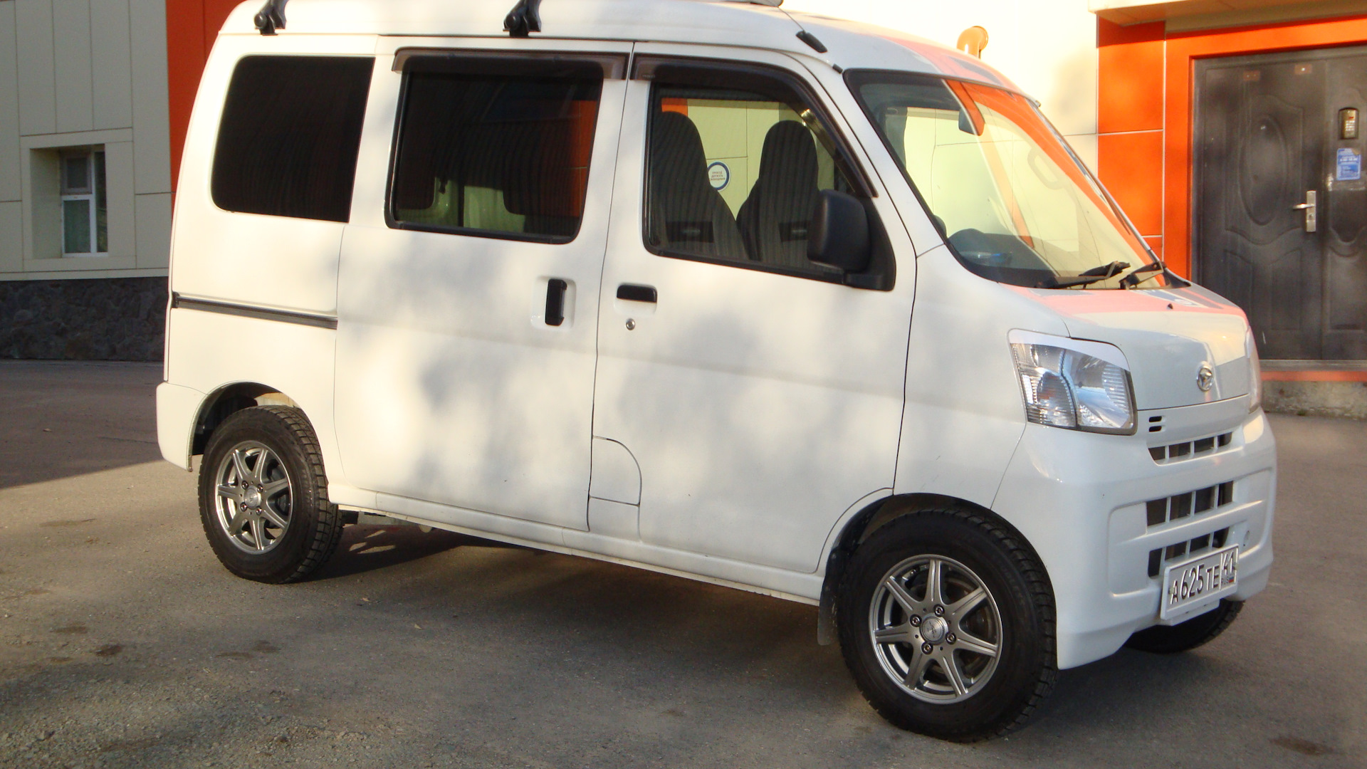 Daihatsu Hijet (S320, S330) 0.7 бензиновый 2012 | 0.658л на механике, 4вд  на DRIVE2