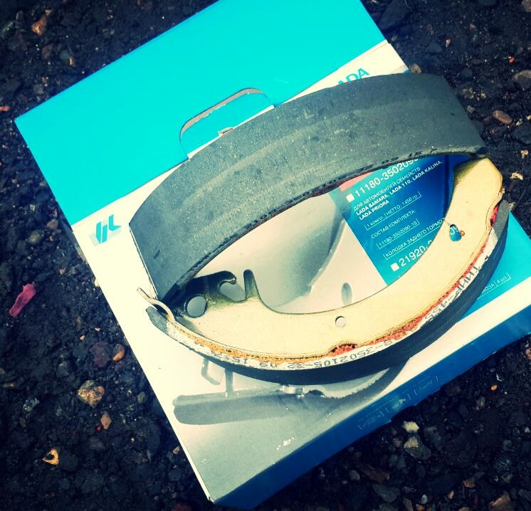 замена и покраска тормозных барабанов, задних колодок. — Lada Приора ...