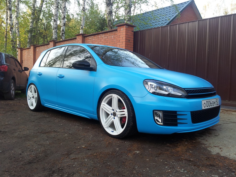 Volkswagen Golf 6 синий мат