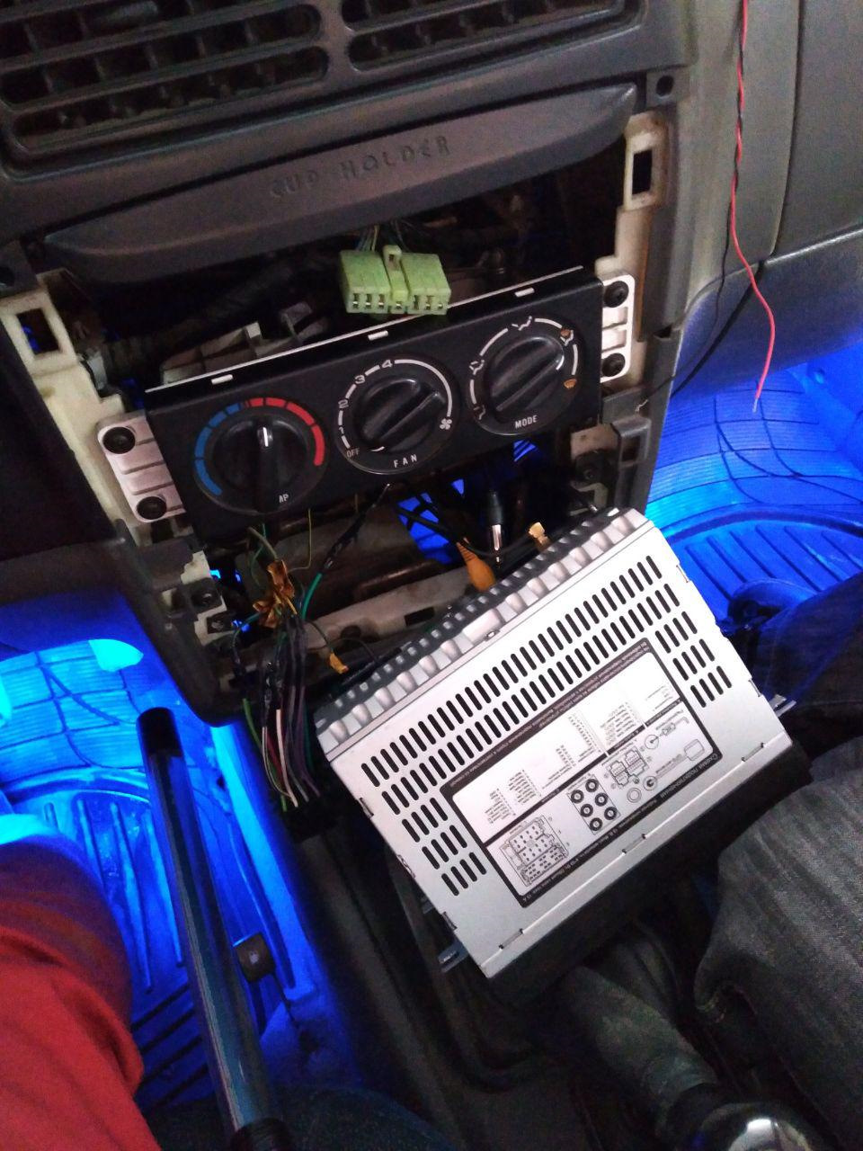 Dexp evolution — KIA Sportage (1G), 2 л, 2000 года | аксессуары | DRIVE2