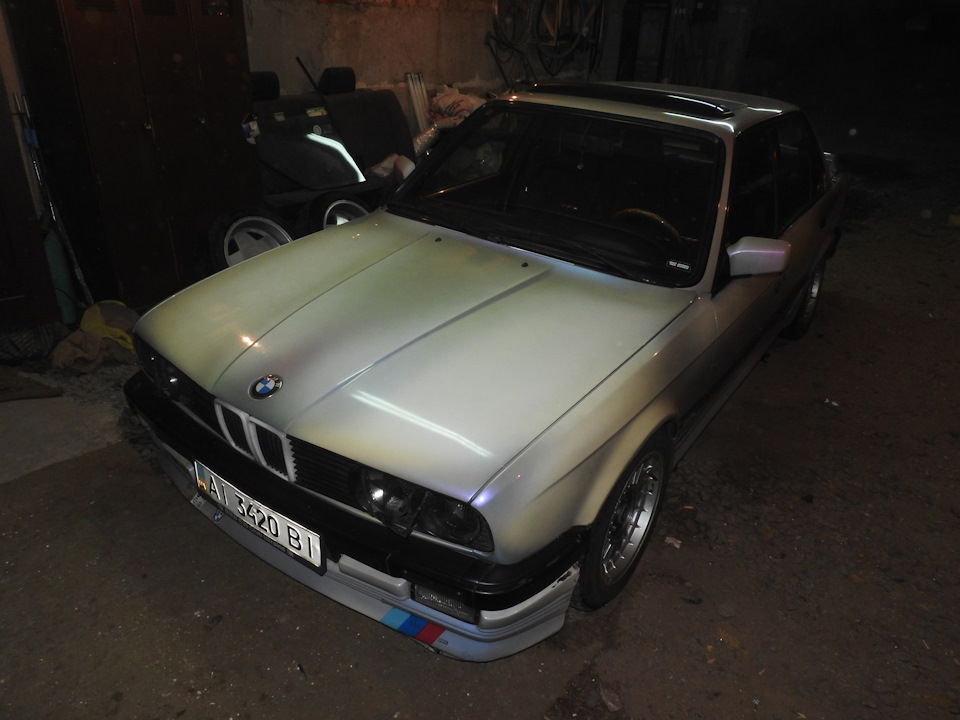 Фото в бортжурнале BMW 3 series (E30). Запчасти на фото: 14113620126