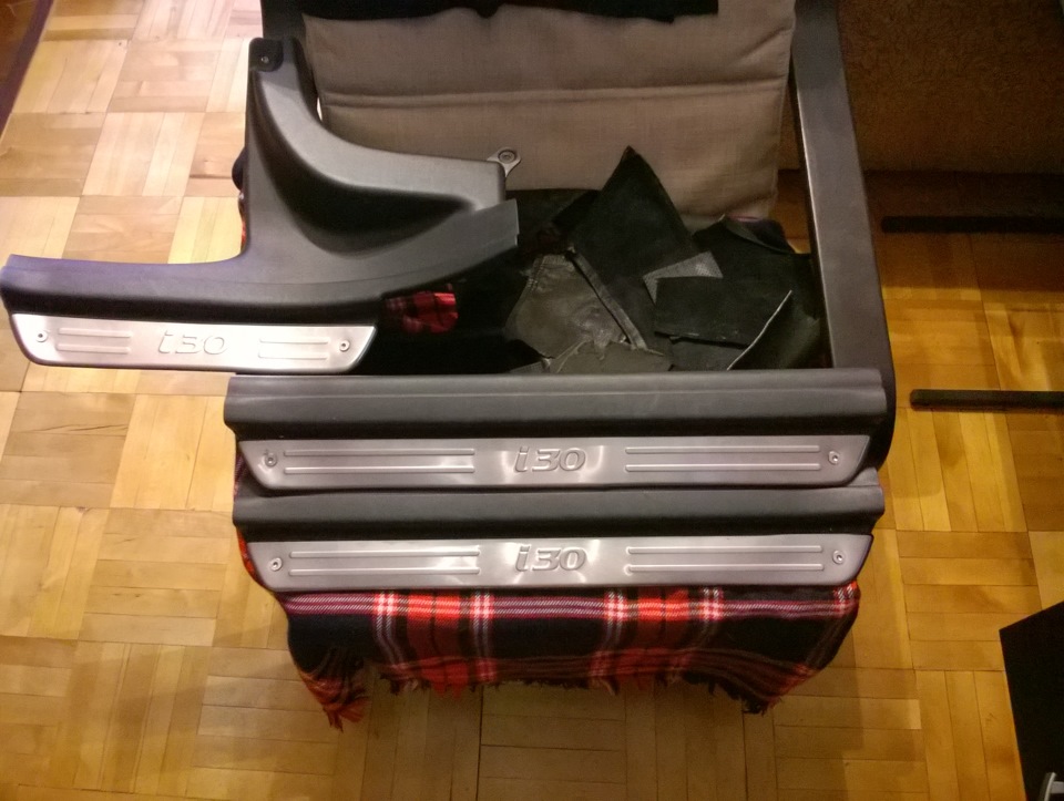 Накладки на пороги (лечим!) — Hyundai i30 (1G), 1,6 л, 2011 года ...