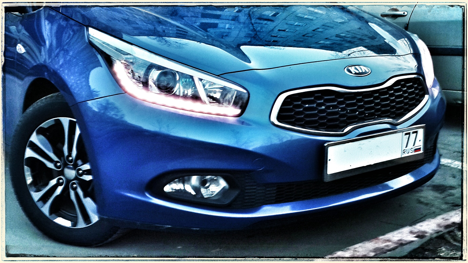 Линзы ceed jd. Дневные ходовые Kia Ceed. Фара Kia Ceed 2012. Kia Ceed ходовые огни. Киа СИД 2012 ДХО.