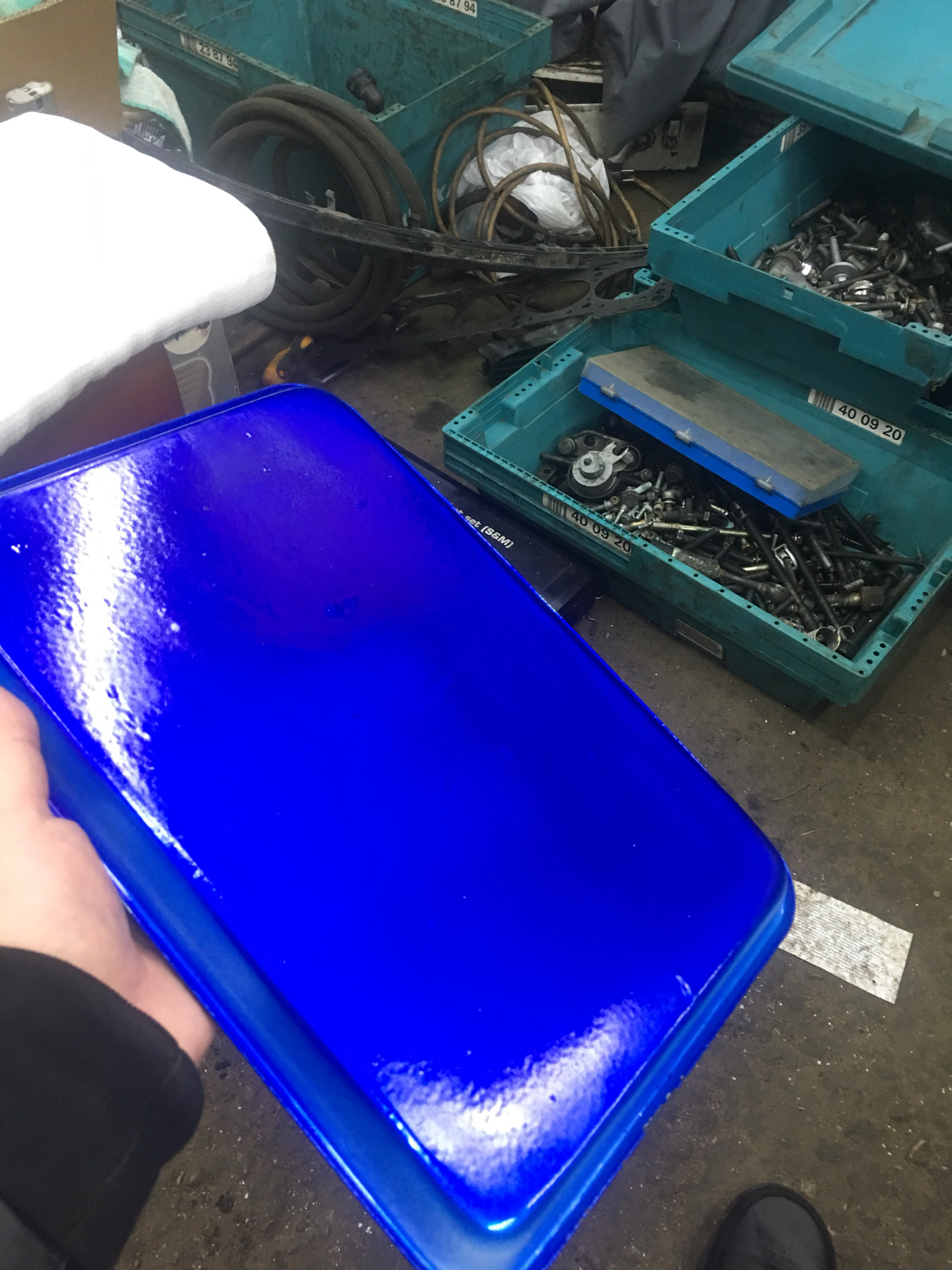 Сапфир 446 металлик краска. Краситель проникающий, краска для обуви, teinture francaise, saphir. Crazy color краска sapphire 72. Saphir крем-краска canadian black. Цвет сапфир краска.