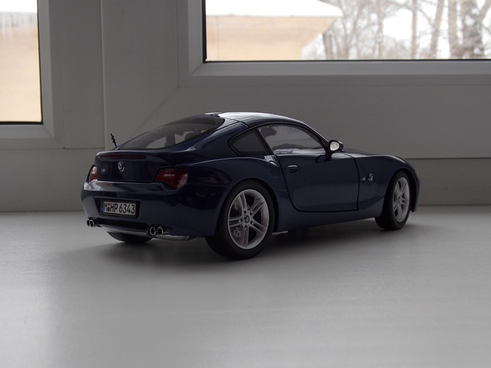 京商 1/18 BMW Z4M coupe C.Black BMW Z4 M Coupé interlagosbluemet. 1:18 Kyosho — DRIVE2