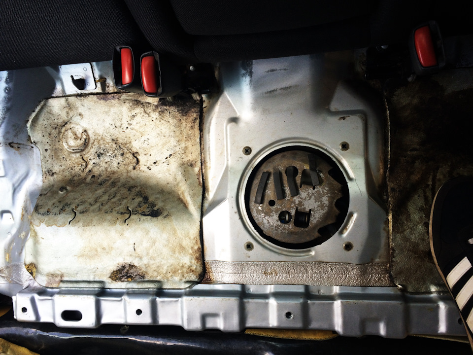 Подрываем полик. — Volvo S40 (1G)