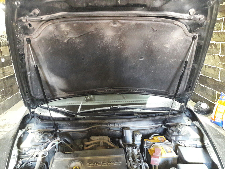 Правильные упоры капота — Mazda 6 (2G) GH, 2 л, 2008 года | другое | DRIVE2