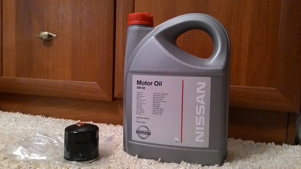 Масло 5 35. Nissan ke900-90042. Моторное масло Ниссан в Инфинити qx50 2014 года. Инфинити qx70 масло в двигатель. Infiniti масло qx80 в ДВС оригинал.