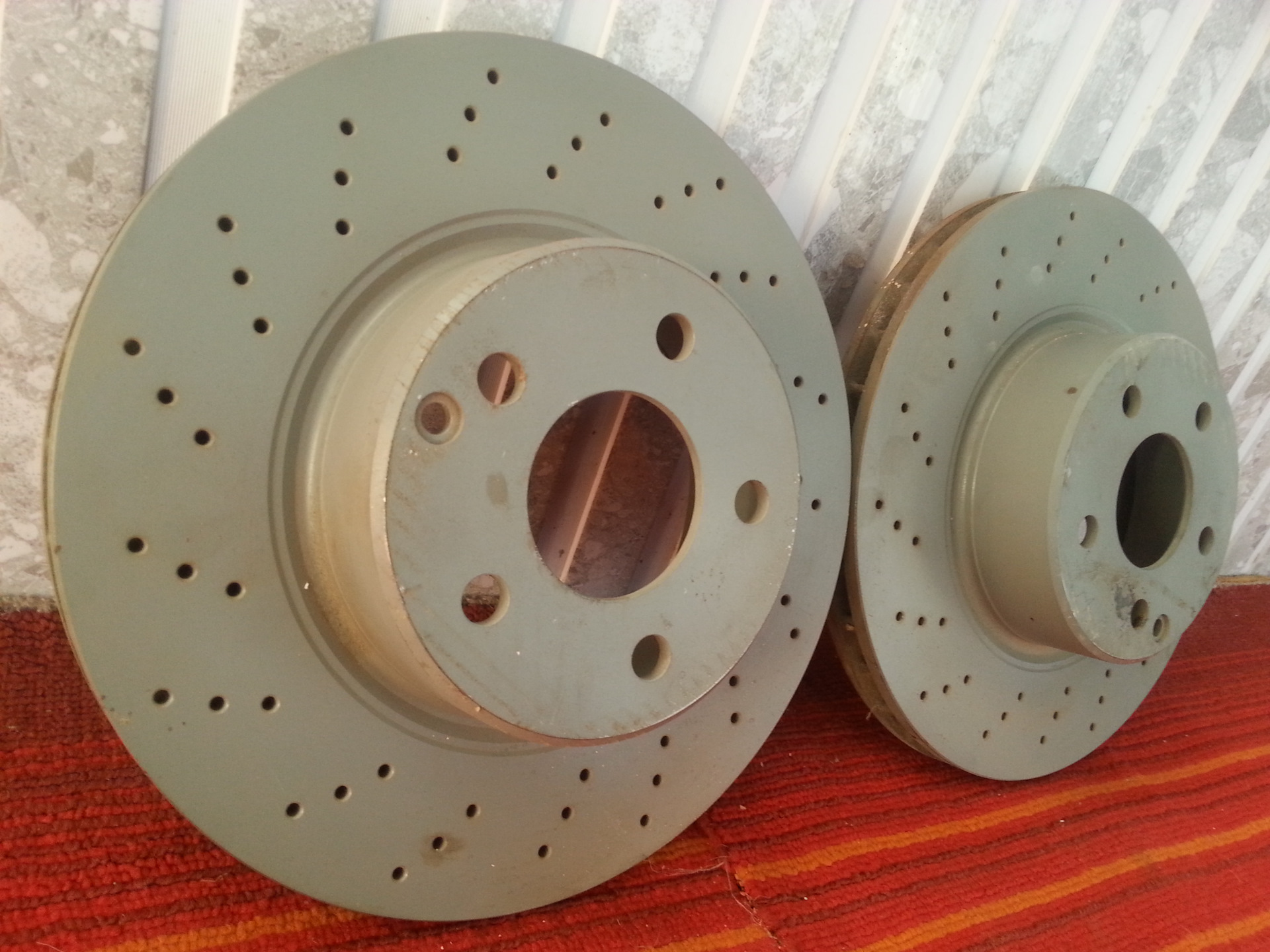 Суппорта тормозные ауди а4 b8. Тормозные суппорта брембо 8-ми поршневые. Brembo 09670610 диск тормозной. Тормозные диски ауди а4 б5. Тормозные диски а4.