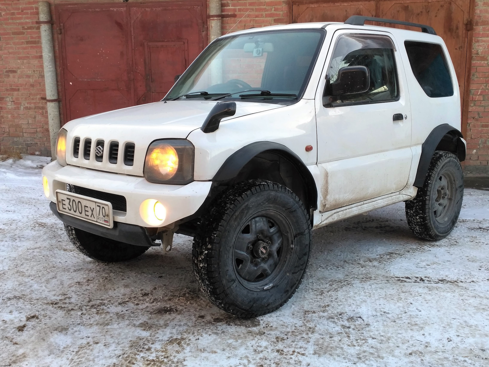 Jimny abs на крышу. Расширители арок suzuki jimny 2020. Расширители арок на сузуки джимни. Бушвакеры wt-4 surf130. Расширители арок на сузуки джимни.