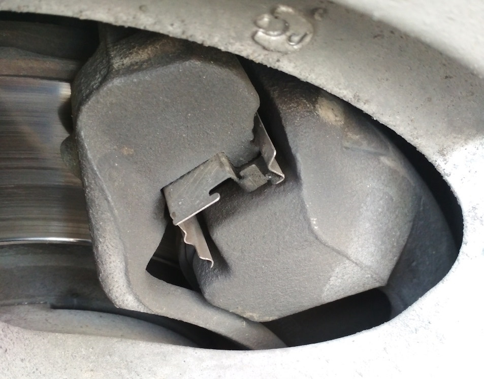 Направляющие колодок — Peugeot 308 (1G), 1,6 л, 2010 года | своими ...