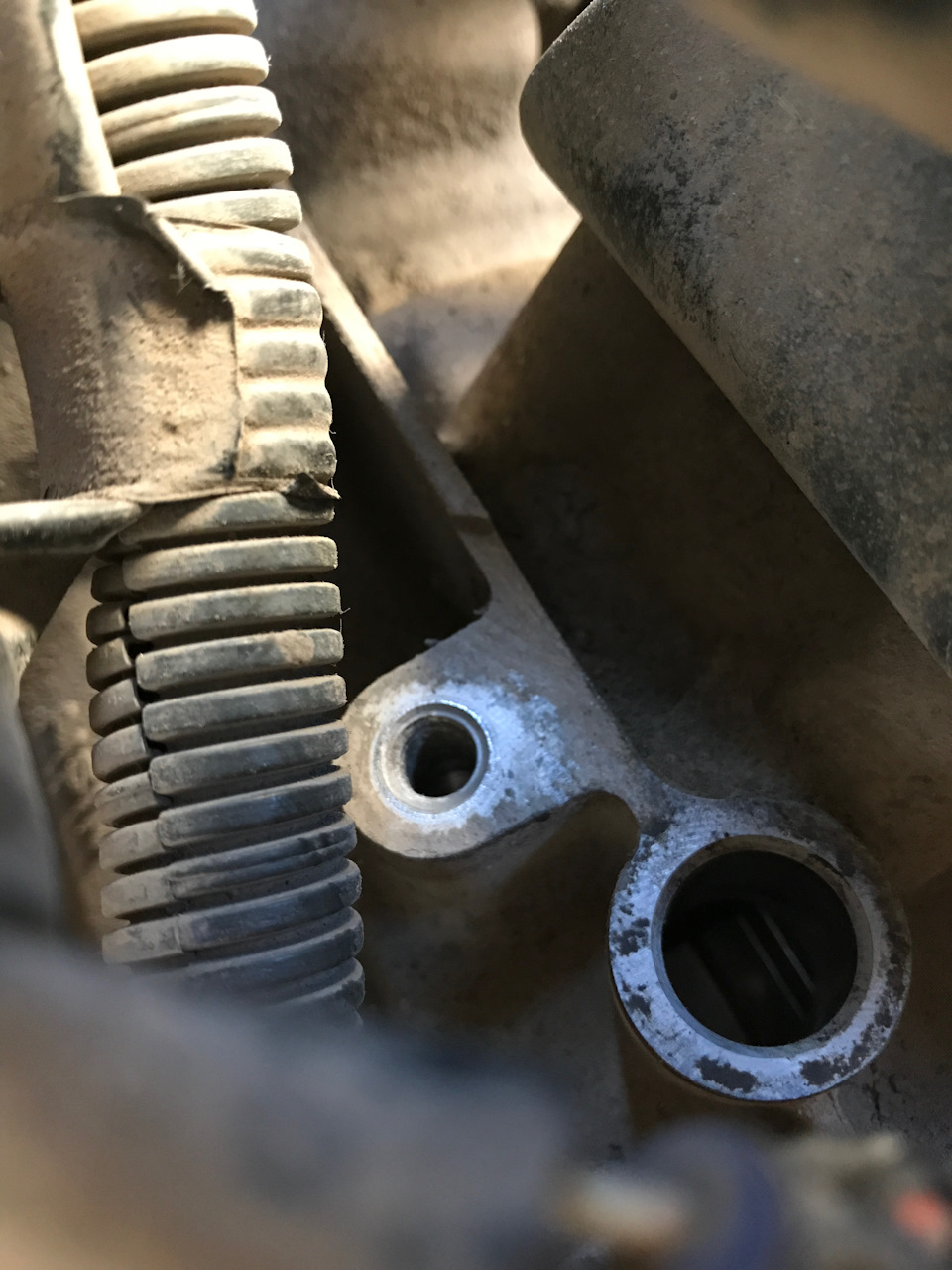 Вот тут он прятался. — Toyota RAV4 (II)