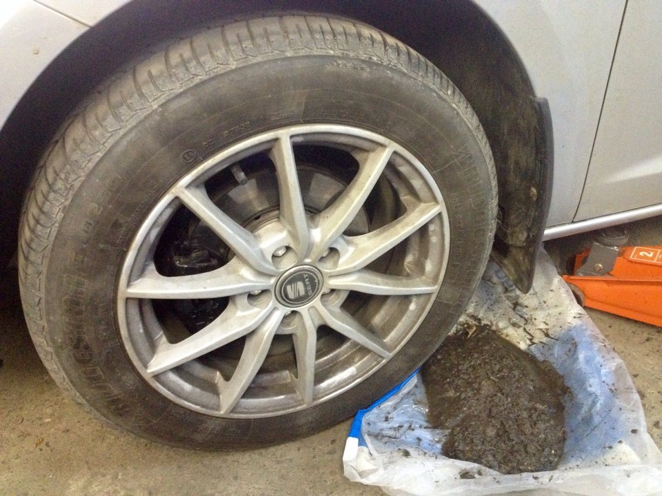 Уборка под подкрылками — SEAT Ibiza (6J), 1,4 л, 2011 года | своими ...