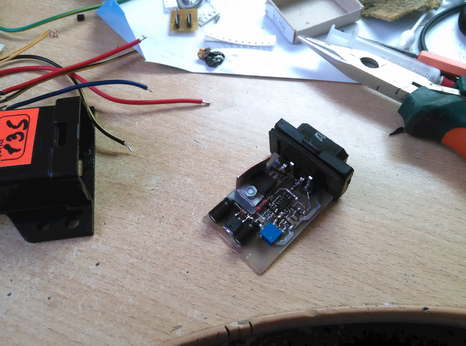 плавное включение вентилятора охлаждения двигателя ваз. реле плавного розжига ближнего света фар. плавное управление. плавное включение светодиодов 12в схема. схема плавного включения лампочек на 220.