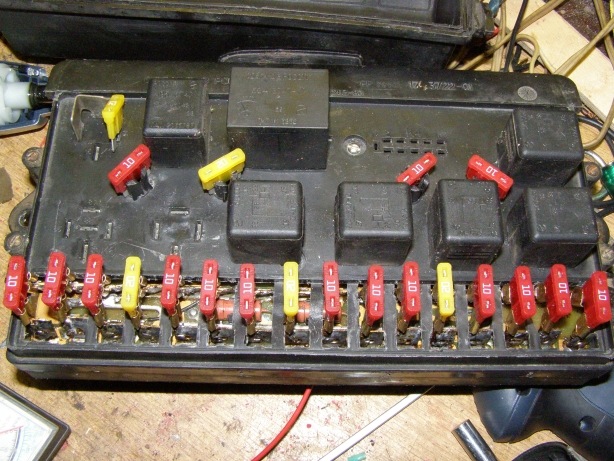 схема блока предохранителей ваз 21099