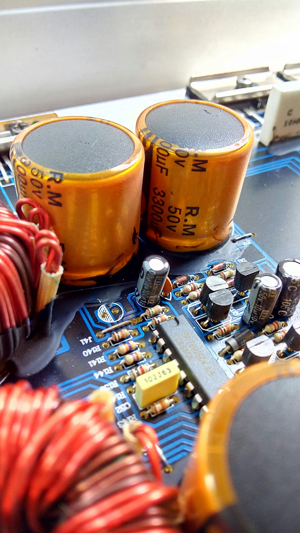 Кишки усилителя Crunch gp 2350 — Lada Приора хэтчбек, 1,6 л, 2009 года ...