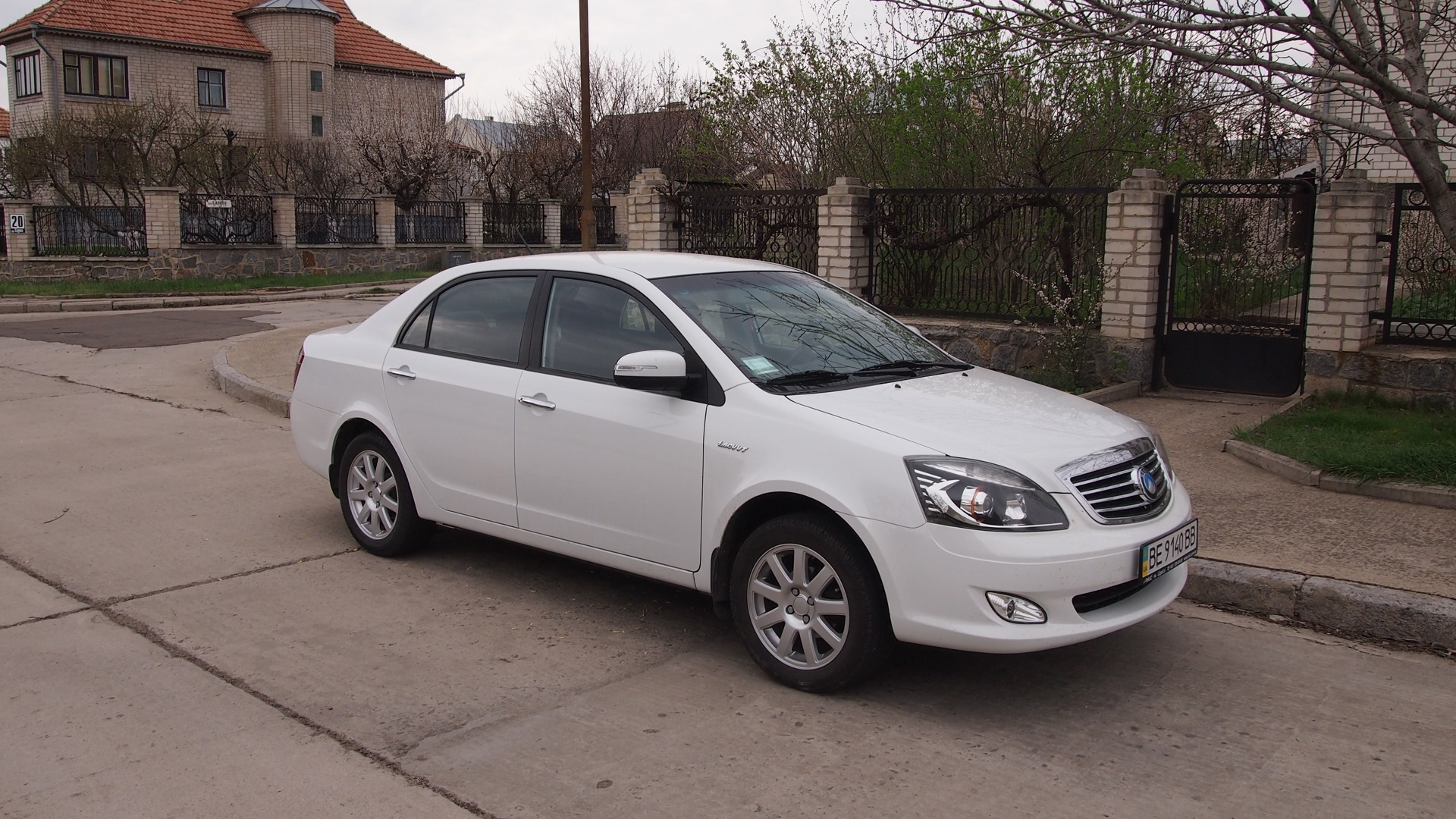 Джили сц 7. Geely sc7 2013. Седан Geely sc7. Geely SC 3. Geely сервисный центр.