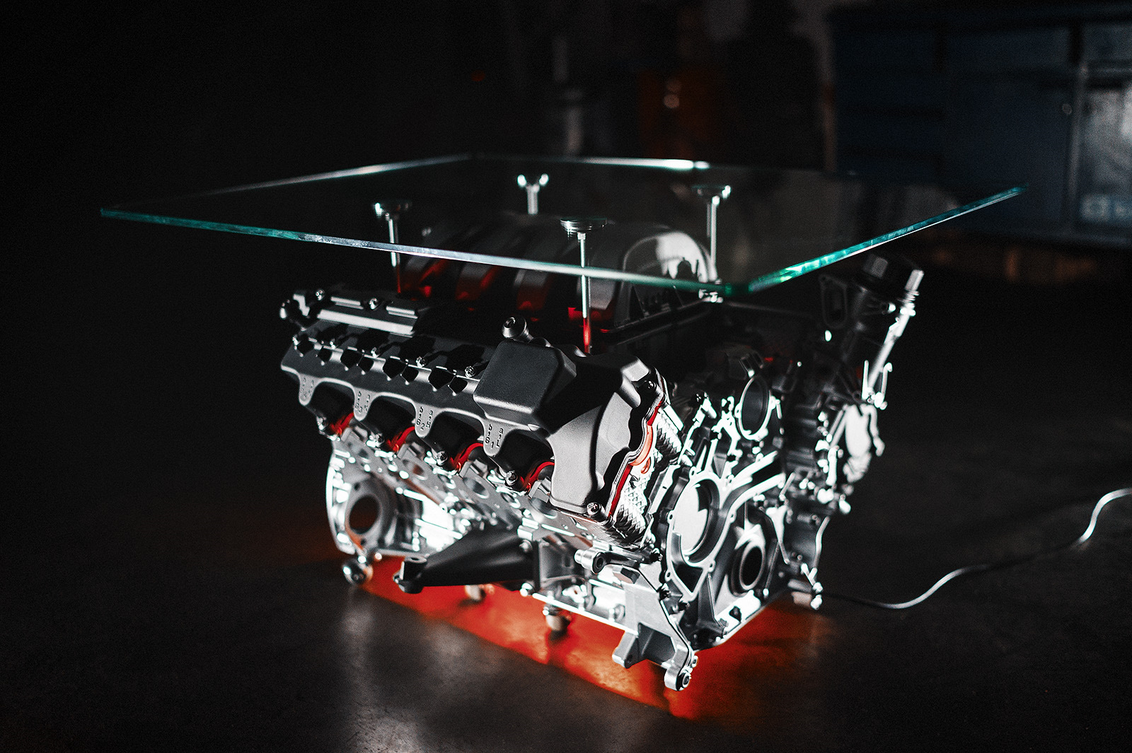 Engine table. Стол из v8 Hemi. Стол из двигателя. Столик из двигателя. Стол из двигателя v8.