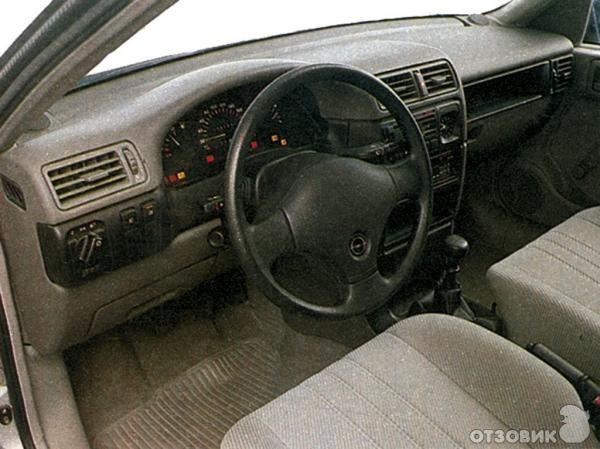 opel vectra a седан 1995 салон