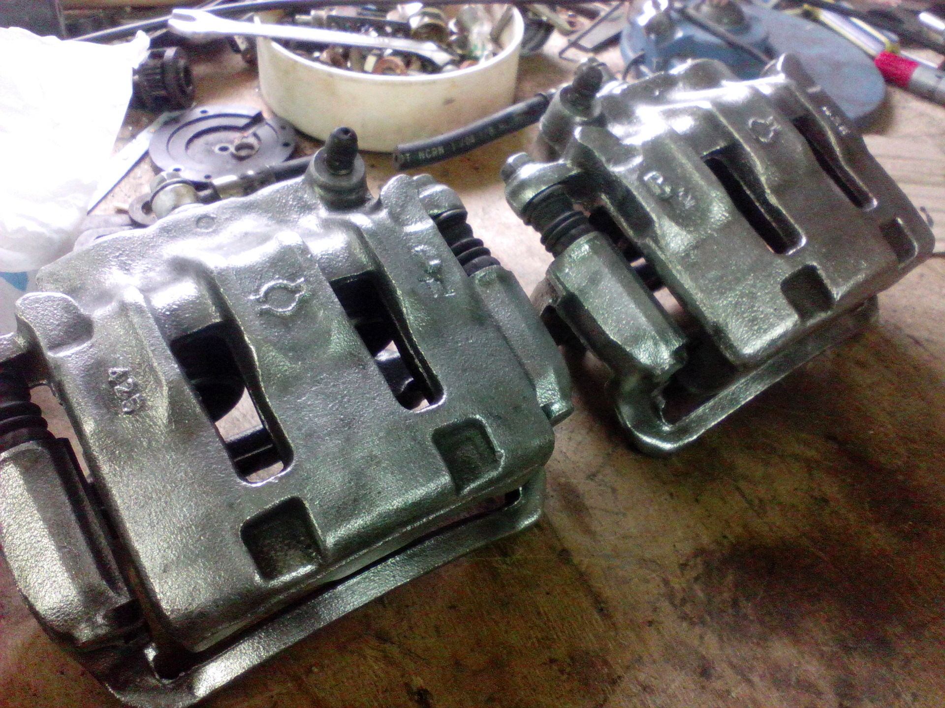 Суппорт 2 поста. Суппорт газ 3307. Суппорт 2 поста. Передний суппорт двухпоршневой 139qmb. Суппорт 2 поста.