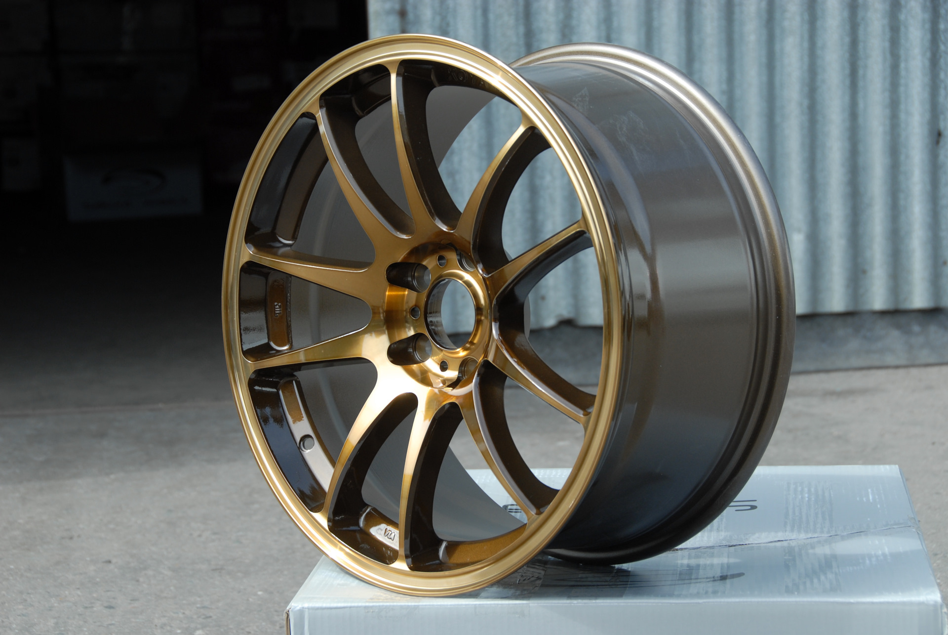 Новые диски 5 150 r18 sakura wheels белые фото