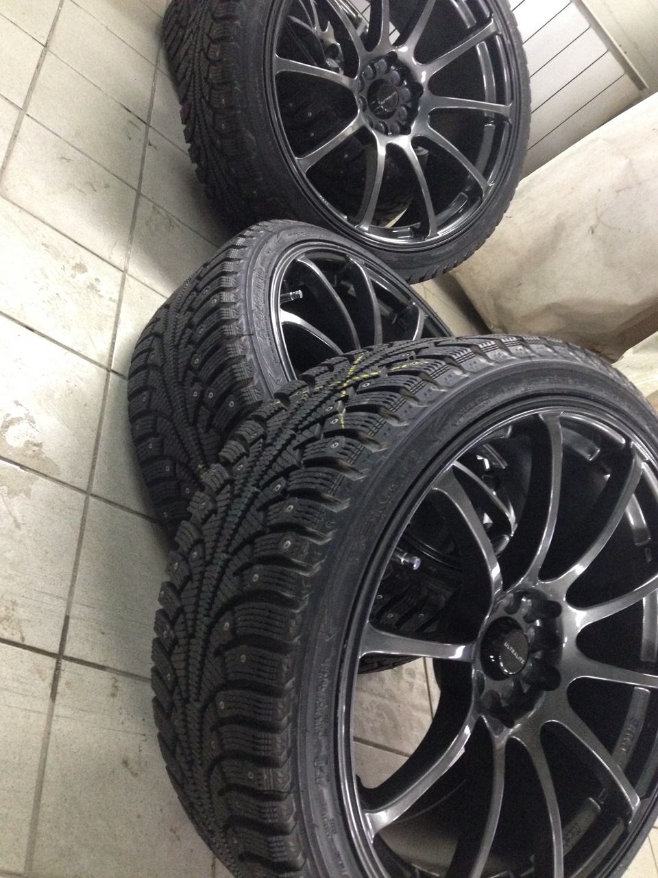 245 45 r19 зимняя. 235/45 R19. 235 35 19 Зима. BFGOODRICH r19 зима. Резина 235/35.