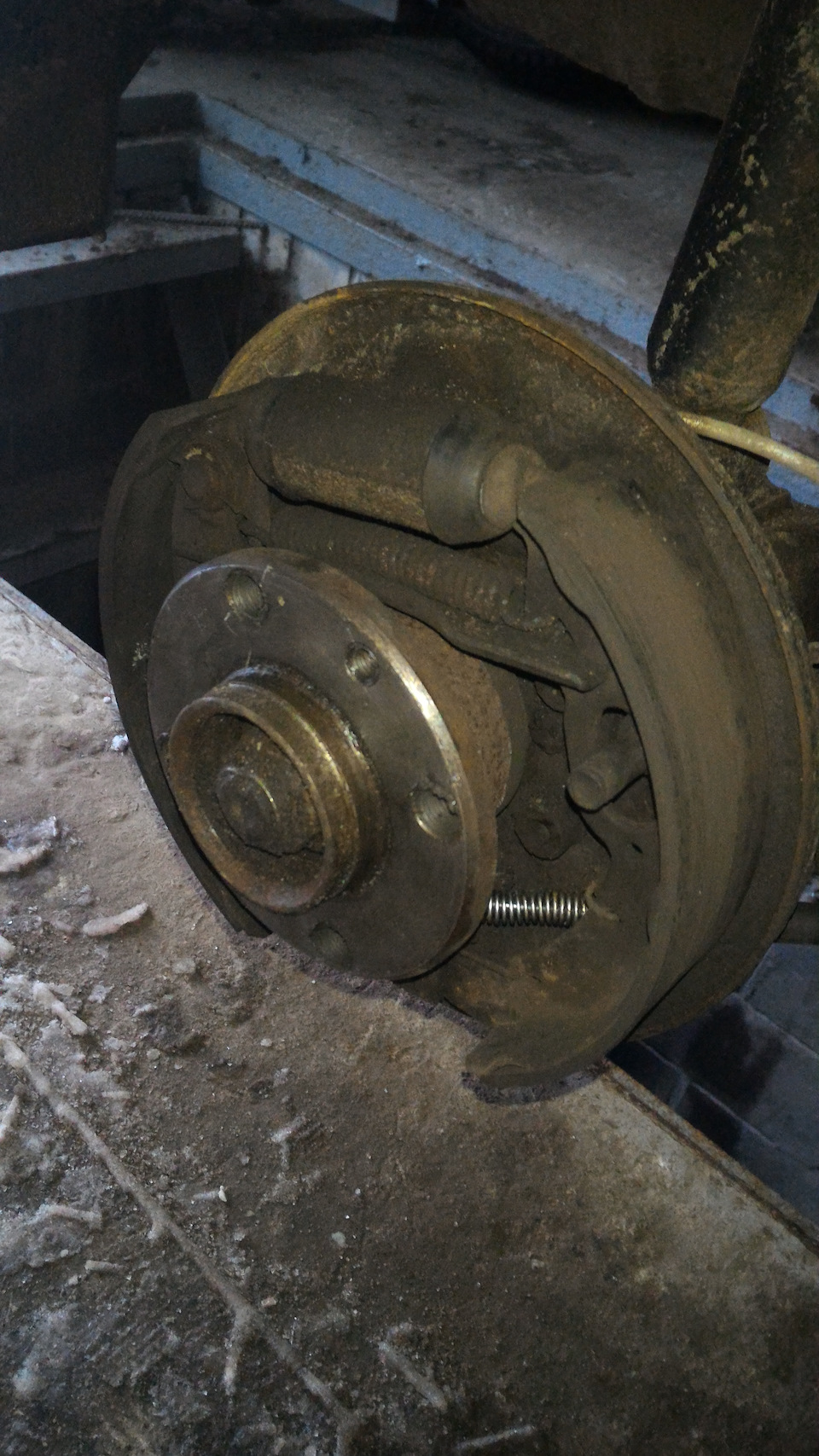 Замена задних колодок и троса ручника — Lada Калина Спорт, 1,4 л, 2008 ...