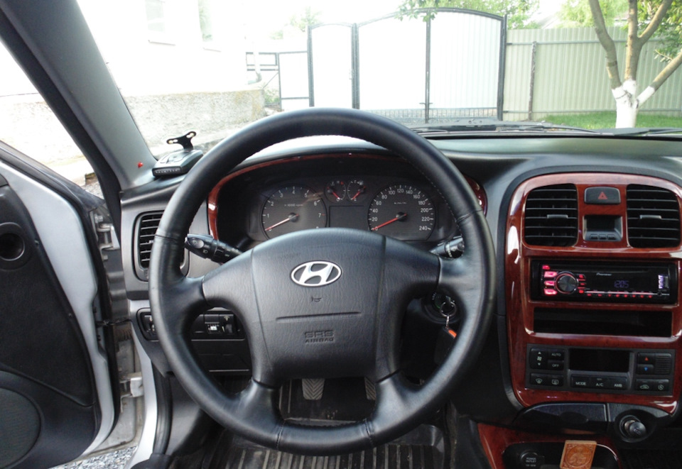 Как снять руль соната тагаз Перешил руль. - Hyundai Sonata IV (EF), 2 л, 2006 года аксессуары DRIVE2