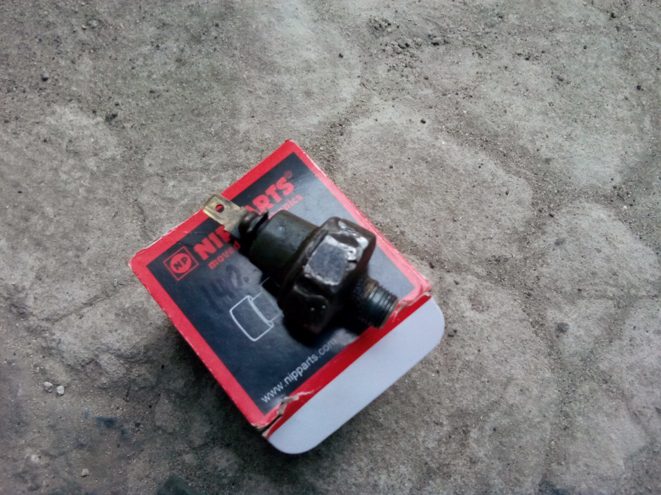 Загорелась лампочка давления масла. Страшно! — Mitsubishi Lancer IX, 1 ...