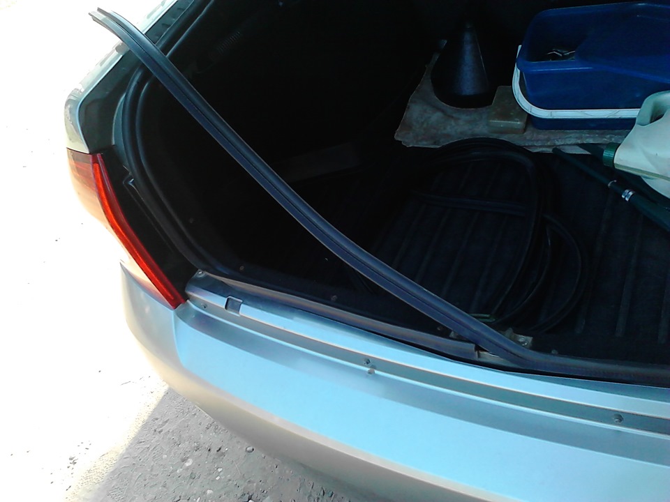 уплотнитель багажника приоры седан