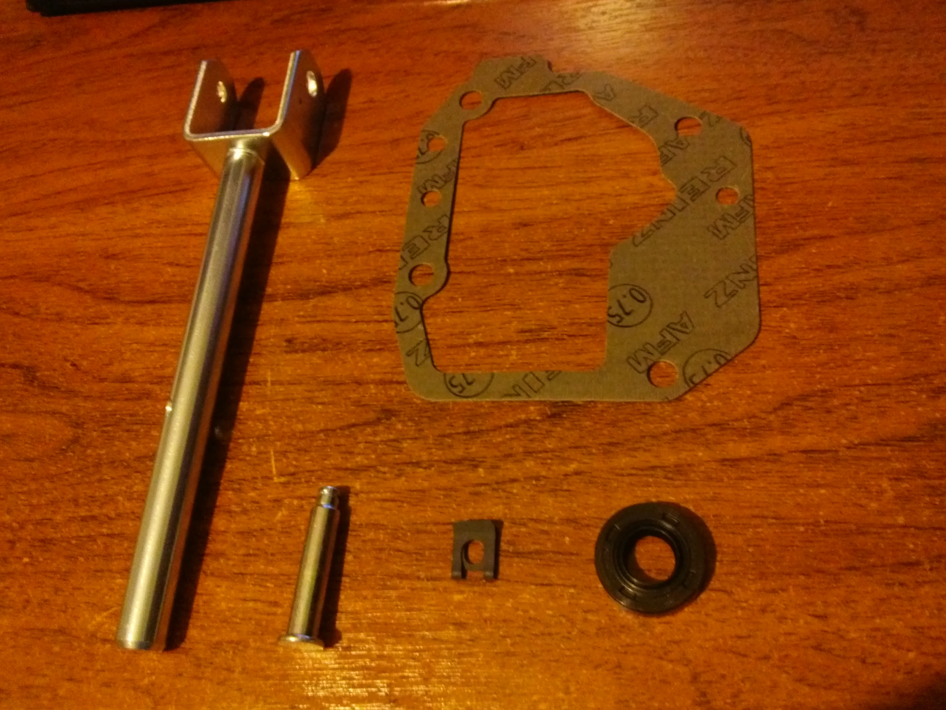 Замена сальника и штока механизма выбора передач на ЛАЧике — Chevrolet ...