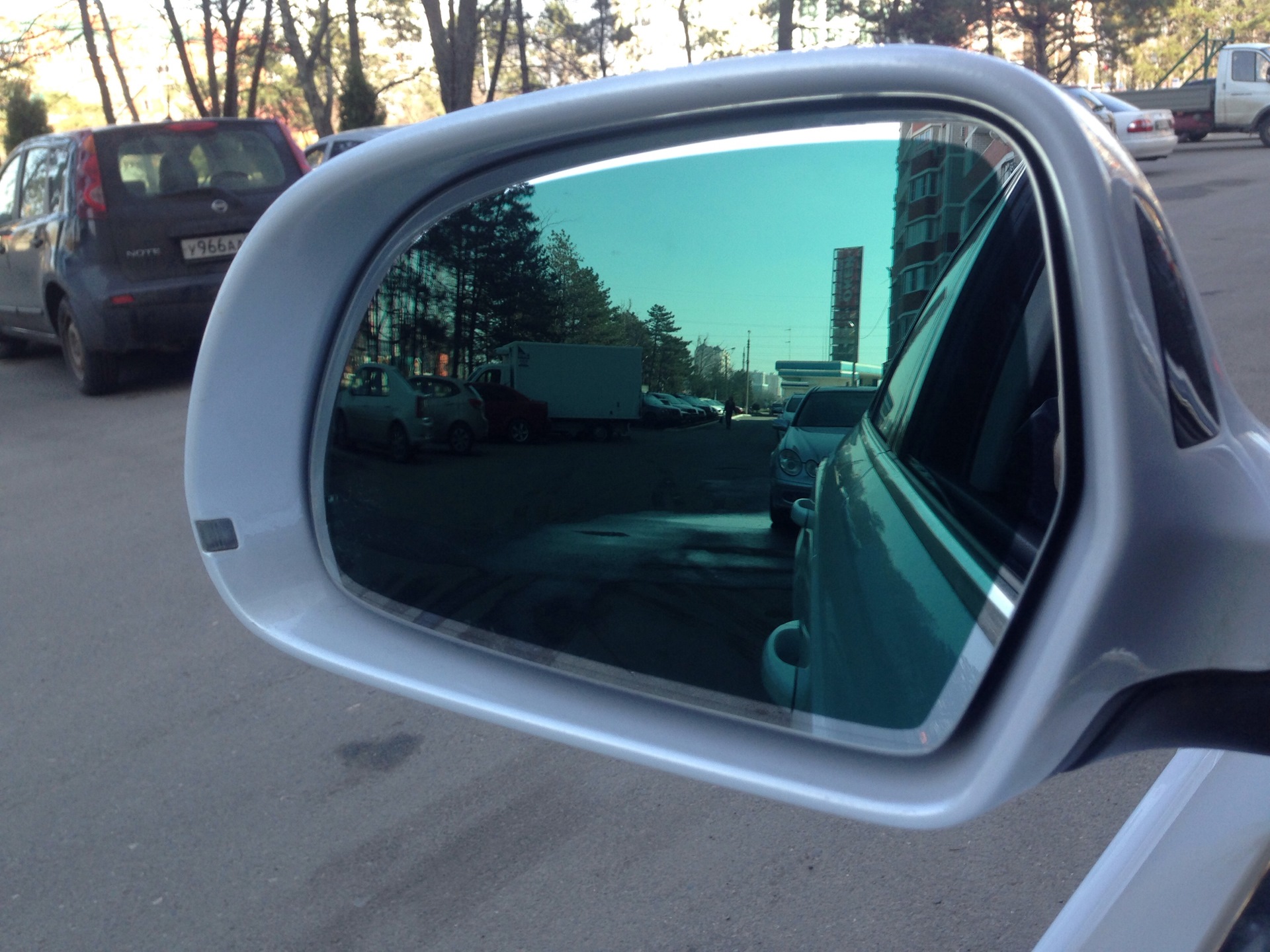Автозатемнение зеркала заднего. Автозатемнение зеркала e53. Lexus jzs160 автозатемнение боковых зеркал. Затемнение заднего зеркала Авенсис 2. Тонировка боковых зеркал.