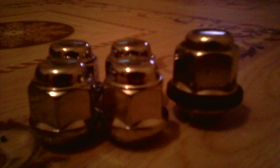 Продам гайки колесные хромированные 12х1.5 — Hyundai Accent (2G), 1,5 л ...